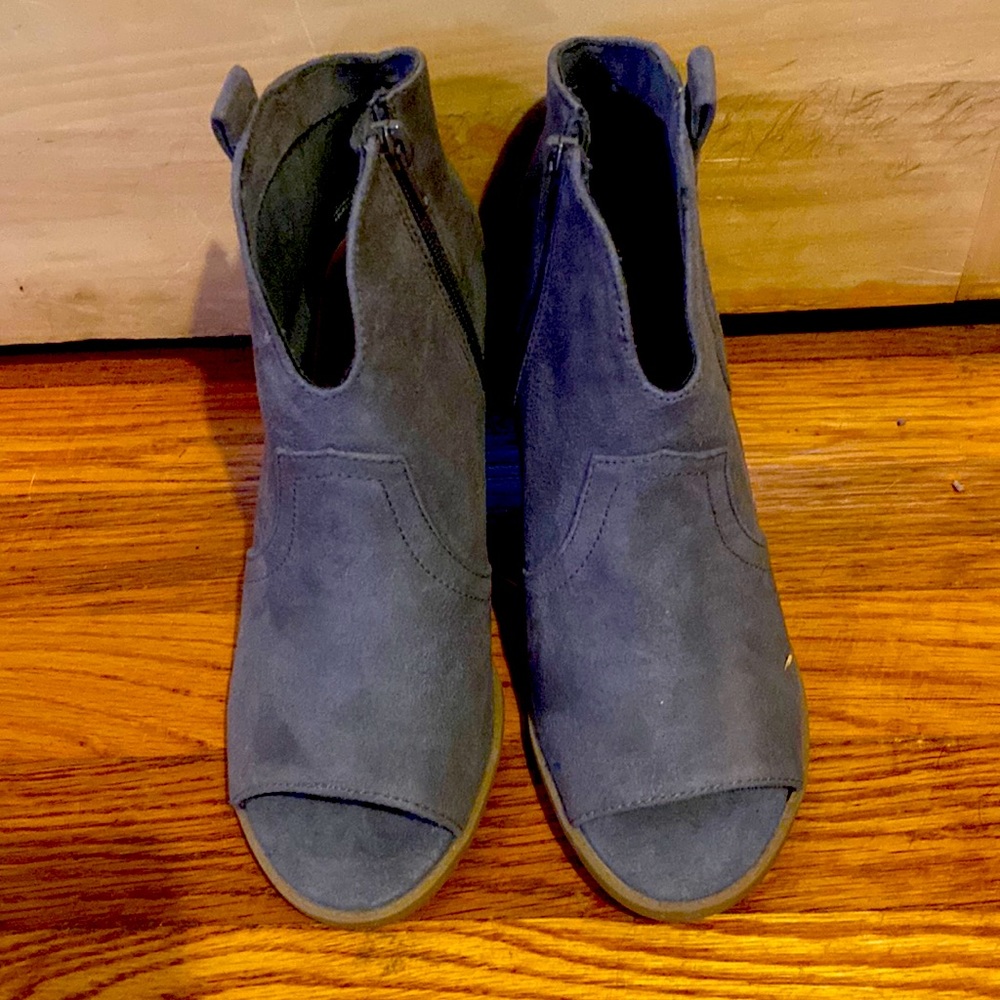 Authentic American Heritage Open Toe Shoes